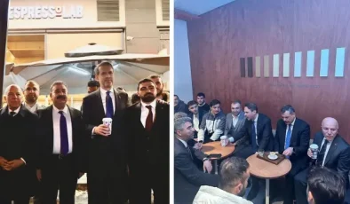 Bakan Bayraktar, Özel’in boykot çağrısı yaptığı EspressoLab’te kahve içti