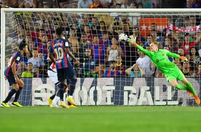 Barcelona’nın kalecisi Ter Stegen de aldatıldı