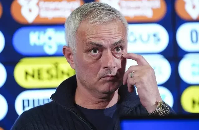 Basın toplantısında olay sözler! Mourinho, Saint-Maximin’i yerden yere vurdu