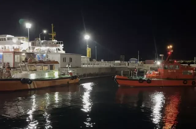 Çanakkale Boğazı’nda can pazarı! Kılavuz kaptan denize düştü