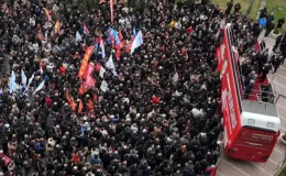 CHP Genel Merkezi’nde “demokrasi nöbeti”: Yol arkadaşlarımızı yedirtmeyiz