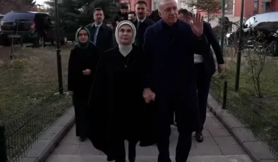 Erdoğan çifti el ele iftara gitti