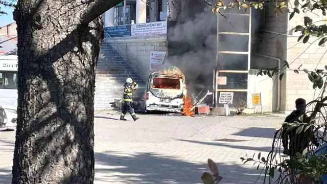 Facianın eşiğinden dönüldü: İçinde 4 çocuk varken cayır cayır yandı