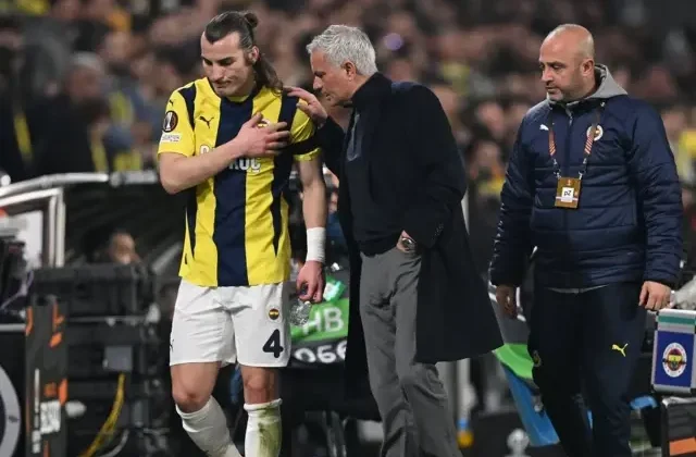 Fenerbahçe’de deprem! Çağlar Söyüncü haftalarca yok