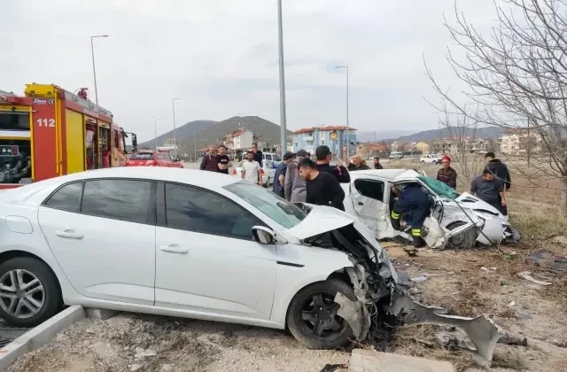 Isparta’da kaza: 2 ölü, 3 yaralı