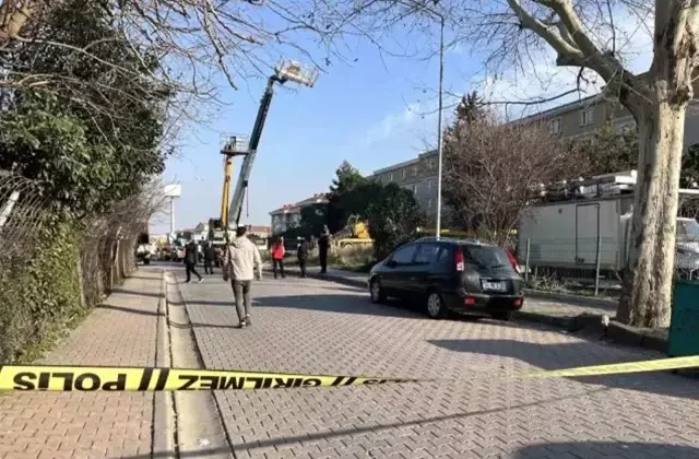 İstanbul’da 4 işçi vinçten düştü