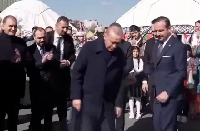 İstanbul’da Nevruz kutlaması! Cumhurbaşkanı Erdoğan, ateşi yakıp üzerinden atladı