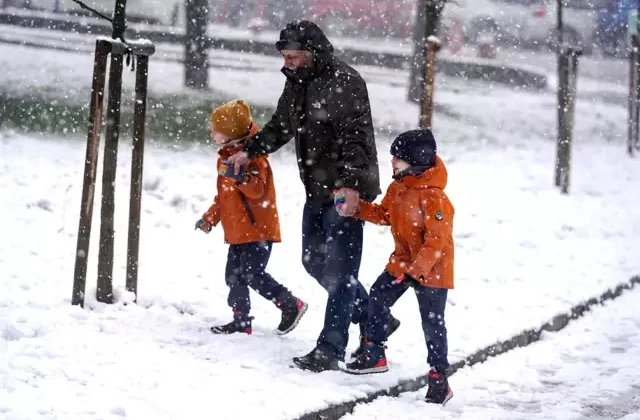 İstanbul’da şiddetli kar yağışı için saat verildi