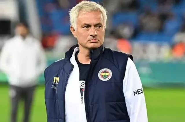 Kader arkadaşları Mourinho ve Morais bu kez karşı karşıya