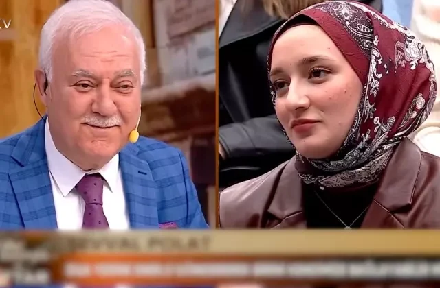 Nihat Hatipoğlu ne diyeceğini bilemedi, hemen soruyu düzeltti