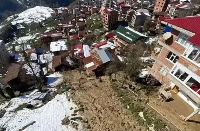 Rize’deki heyelan nedeniyle 18 ev için tahliye kararı