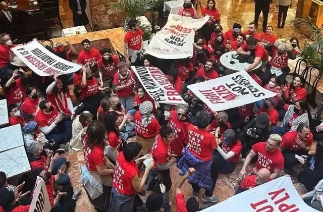 Yahudi protestocular Trump Tower’ı işgal etti: 98 kişi gözaltına alındı