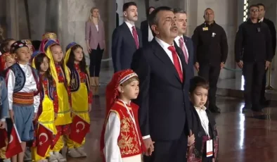 23 Nisan’ı coşkuyla kutlanıyor! Bakan Tekin çocuklarla Anıtkabir’i ziyaret etti