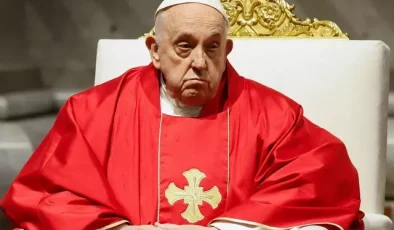 88 yaşında hayatını kaybeden Papa Francis kimdir?