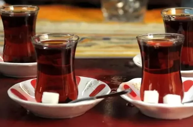 AYM, 10 yıldır süren çay tabağı tartışmasına noktayı koydu