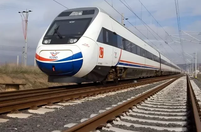 Bakan Uraloğlu, Siirt-Kurtalan’a yeni demiryolu hattı inşa edileceğini duyurdu