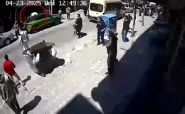 Deprem anında vatandaşın balkondan atladığı anlar kamerada