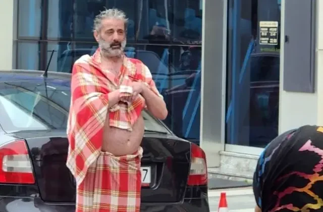 Depreme hamamda yakalandı