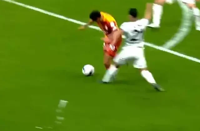 Hakem verdi, VAR devreye girdi! İşte Galatasaray’ın iptal olan penaltısı