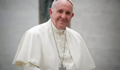Papa Francis hayatını kaybetti