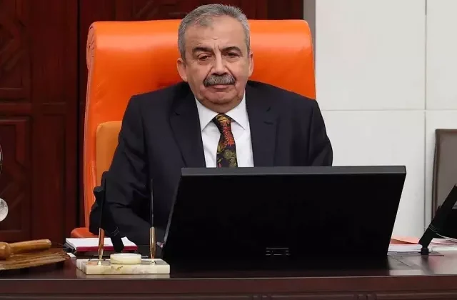 Sırrı Süreyya Önder’in tedavi gördüğü hastaneden açıklama: Hayati tehlikesi arttı