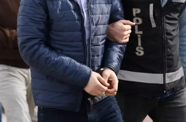 Sokak ortasında eşini öldüren şahıs tutuklandı