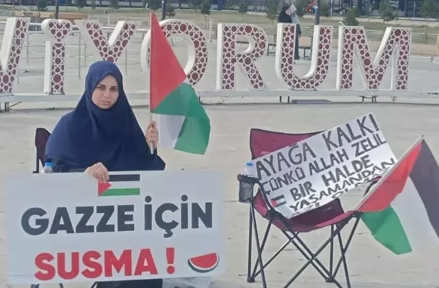 Üniversiteli Havva’dan Gazze için tek kişilik protesto eylemi