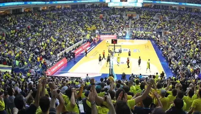 25 sayı öndeyken bile inanılmaz tepki! Fenerbahçe taraftarından Ali Koç’a tepki