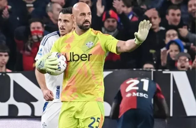 42 yaşındaki Pepe Reina futbolu bırakıp yeni maceraya yelken açıyor