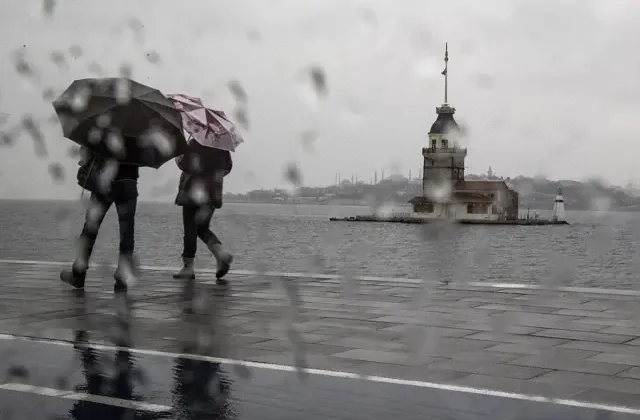 AKOM’dan İstanbul için gök gürültülü sağanak uyarısı