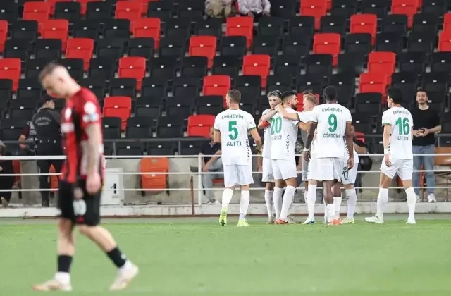 Alanyaspor’dan hayati 3 puan! Küme düşme hattı cadı kazanına döndü