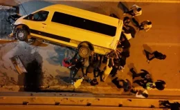 Alkollü genç şehri karıştırdı, patronunu gasp edip araçları parçaladı