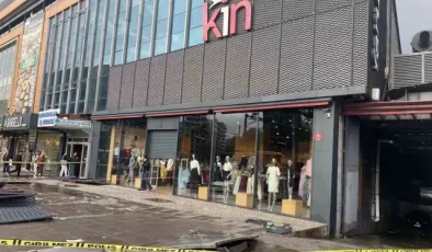 Ankara’da fırtına mağaza tabelasını caddeye savurdu