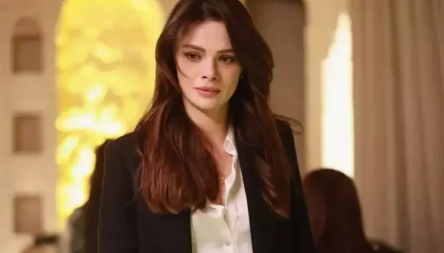 Aşk dolu kareler! İşte Uzak Şehir’in Alya’sı Sinem Ünsal’ın gerçek hayattaki sevgilisi