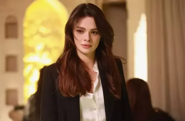 Aşk dolu kareler! İşte Uzak Şehir’in Alya’sı Sinem Ünsal’ın gerçek hayattaki sevgilisi