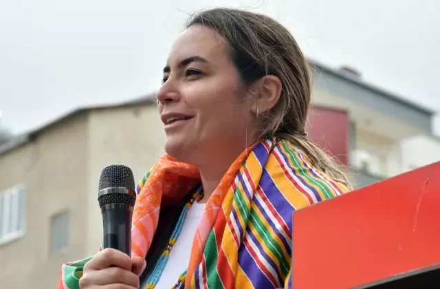 Ayyüce Türkeş’e babası Alparslan Türkeş’in kabrinde saldırı