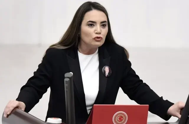 Babasının mezarında saldırıya uğradı! Alparslan Türkeş’in kızından açıklama var