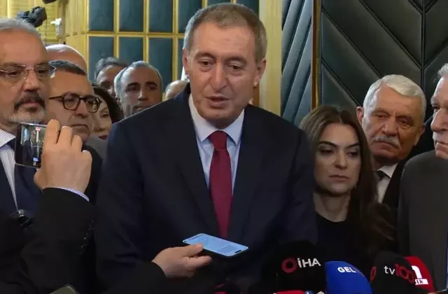 Bakırhan: Cezaevindeki yüz binlerle ilgili yasal adımlar olmadan da kimi şeyler yapılabilir