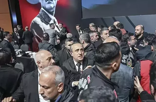 Beşiktaş Divan Kurulu’nda birbirine giren Hasan Arat ve Tevfik Yamantürk için ihraç kararı