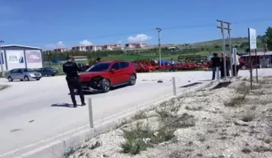 Burdur’da motosiklet otomobille çarpıştı! 22 yaşındaki genç hayatını kaybetti