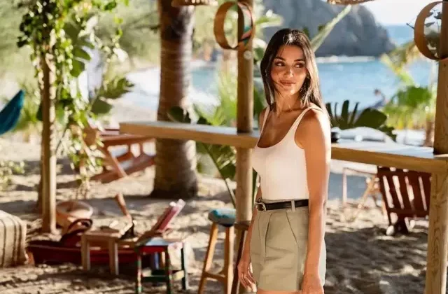 Cannes’da Hande Erçel rüzgarı! Gözler Hakan Sabancı’yı aradı