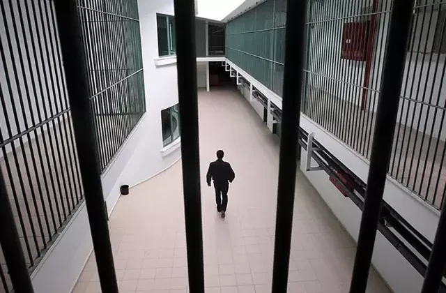 Cezaevine uyuşturucu sokan avukata 46 yıl hapis istemi