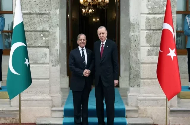 Cumhurbaşkanı Erdoğan, İstanbul’da Pakistan Başbakanı ile görüştü
