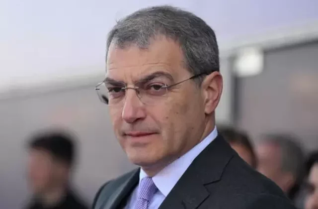 Damien Comolli’den açıklama: Opsiyonunu kullanmayacağız, Fenerbahçe’ye dönecek’