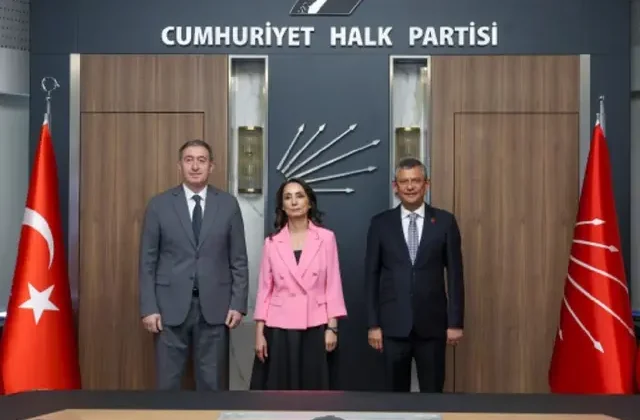 DEM Parti, CHP’yi ziyaret etti! 1 saat süren görüşmede Bahçeli’nin komisyon önerisi masaya yatırıldı