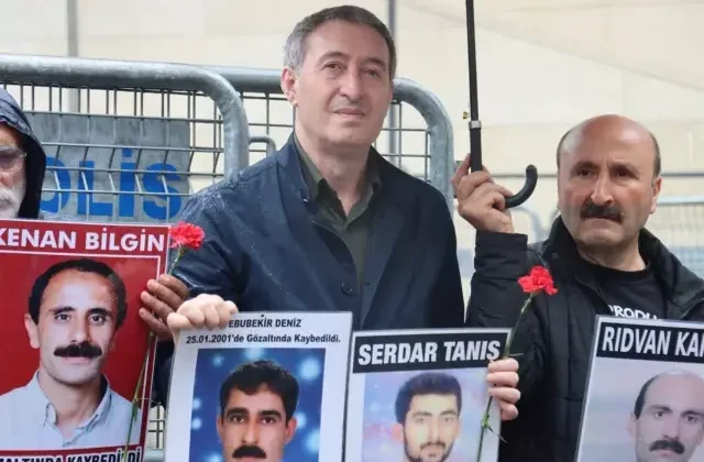 DEM Parti Eş Genel Başkanı Bakırhan ‘Cumartesi Anneleri’nin eylemine katıldı