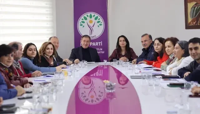DEM Parti MYK’sı süreci ele aldı: İmralı’yı ziyaret edenlere yasal güvence talep edilecek
