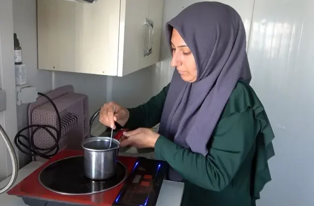Depremzede aileye dolandırıcılık şoku! Tüm paralarını en yakınındaki isme kaptırdılar