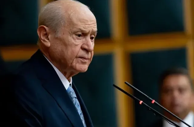 Devlet Bahçeli’den canlı yayınına dikkat çeken mesaj: Barış tek kanatlı bir kuş değildir