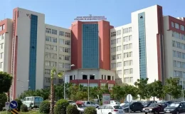 Devlet hastanesi profesörü ve sekteri rüşvetten gözaltında
